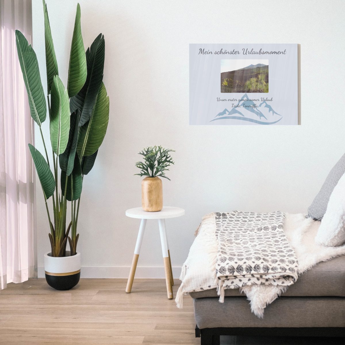Personalisiertes Acrylbild Berge im Wohnzimmer