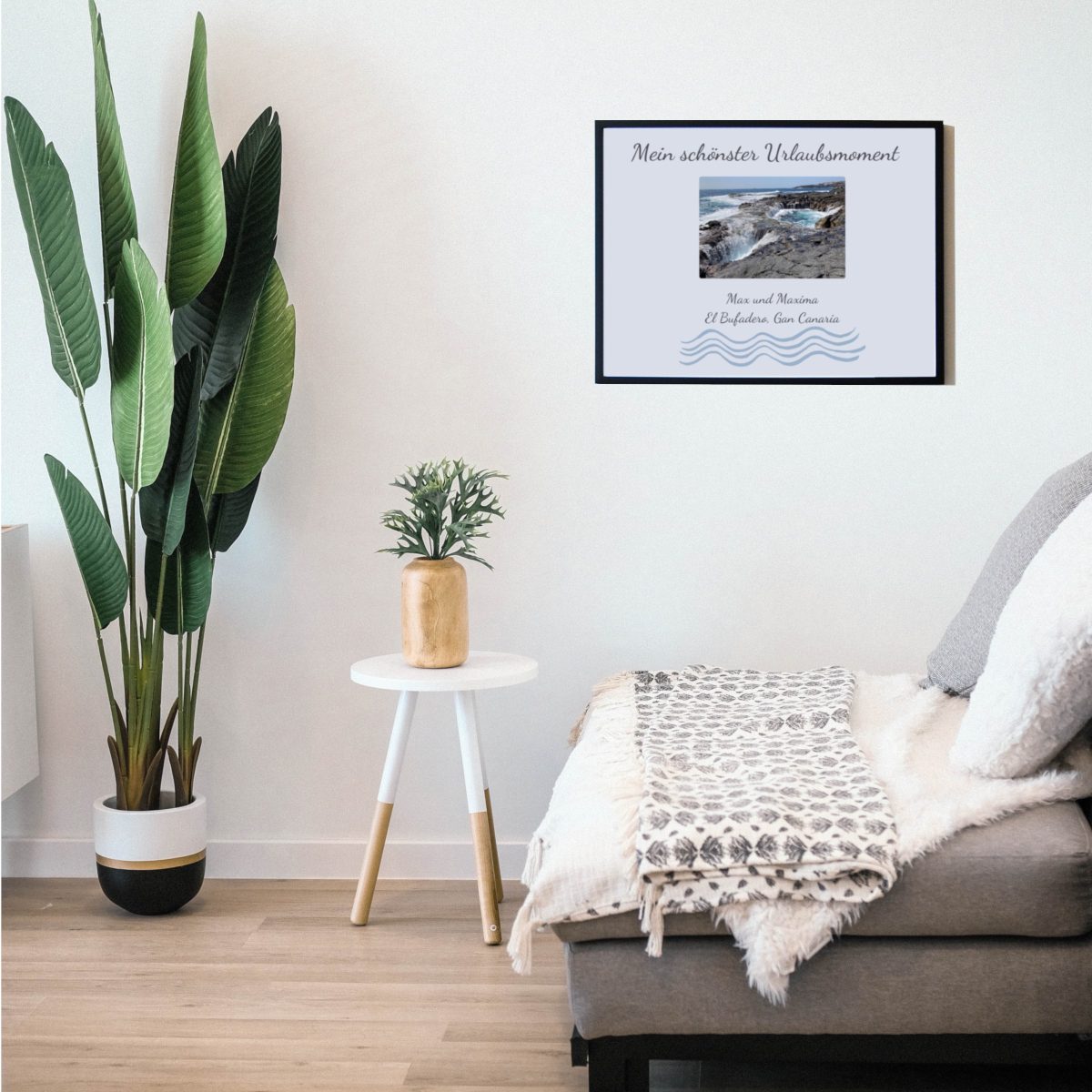 Personalisiertes Poster im Rahmen Meer im Wohnzimmer